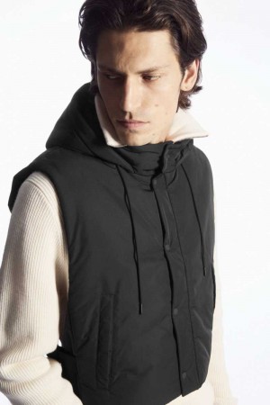 Gilet Uomo COS Buckled-Side Imbottito Con Cappuccio Nere | 0832645-MU